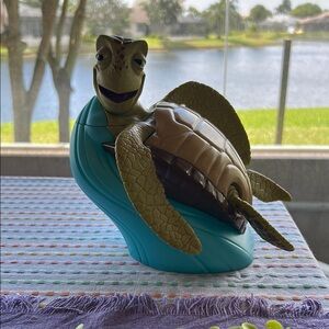 Disney Crush the Sea Turtle sipper cup. New, never used. Adult collector